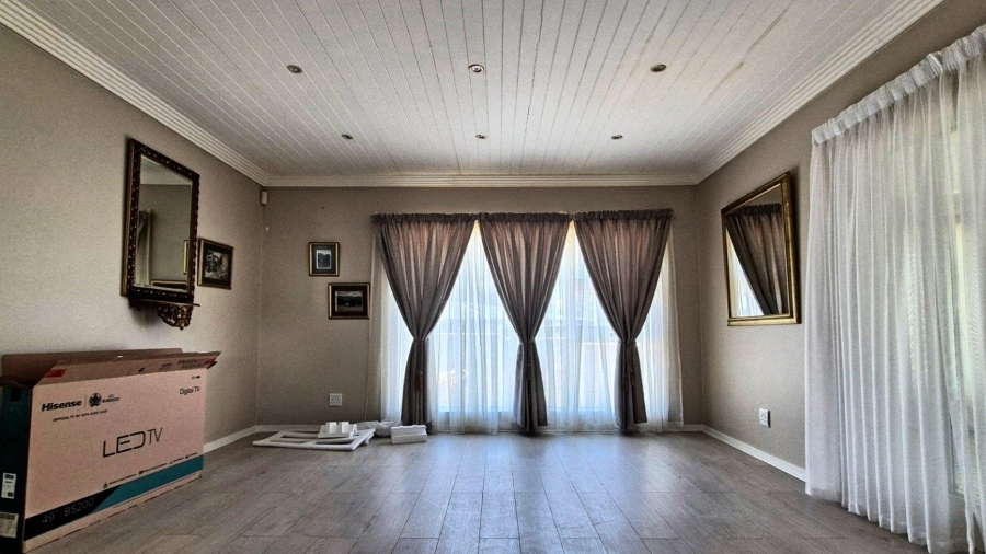 3 Bedroom Property for Sale in Hartenbos Central Western Cape